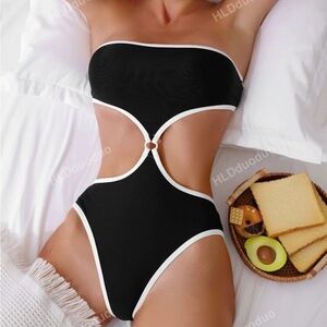 One piece cutout women’s swimsuitt